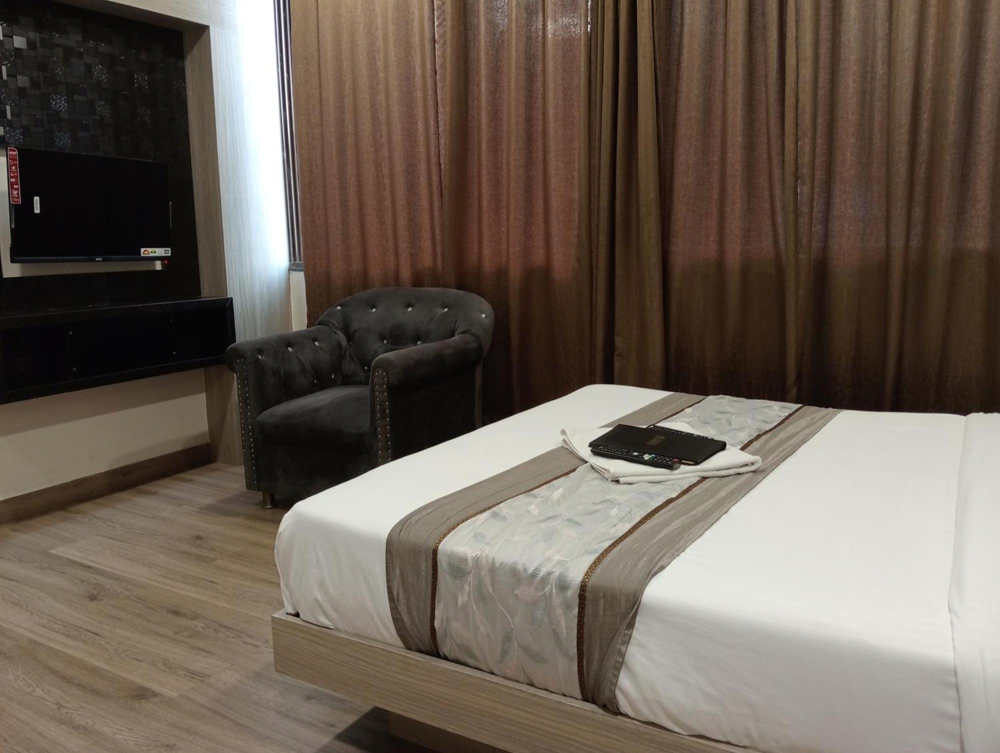 Hotel Arts International Mumbai Exterior foto